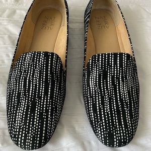 NATURALIZER Emiline Flats Black White Slip On Loafers